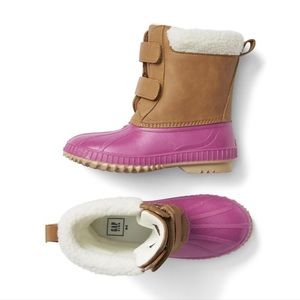Toddler Pink Fuzzy Lined GAP Winter Duck boots